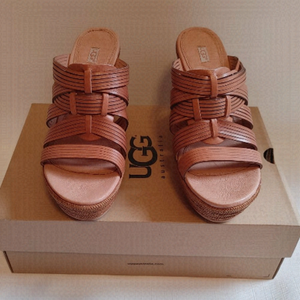 UGG Australia Melinda Size 8 BNIB